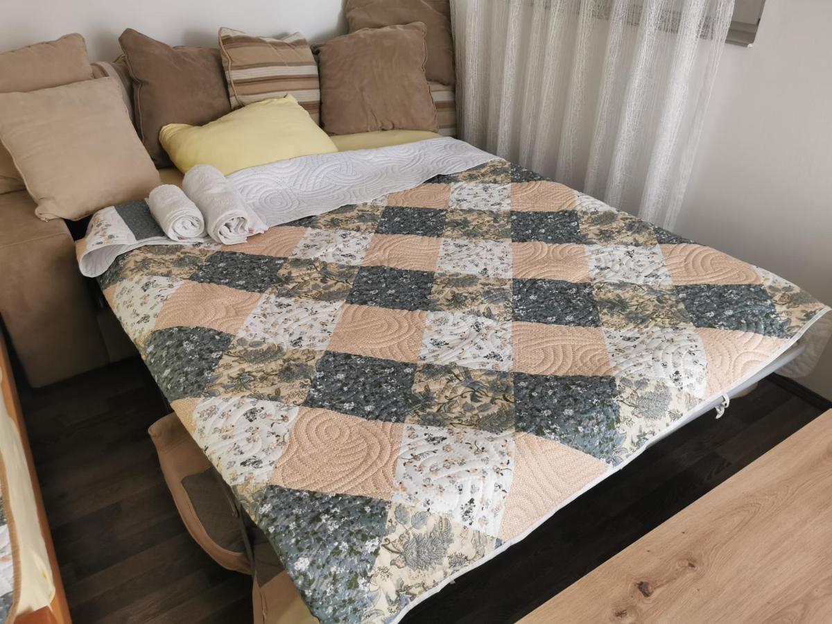 T&A Apartment Paracin Luaran gambar