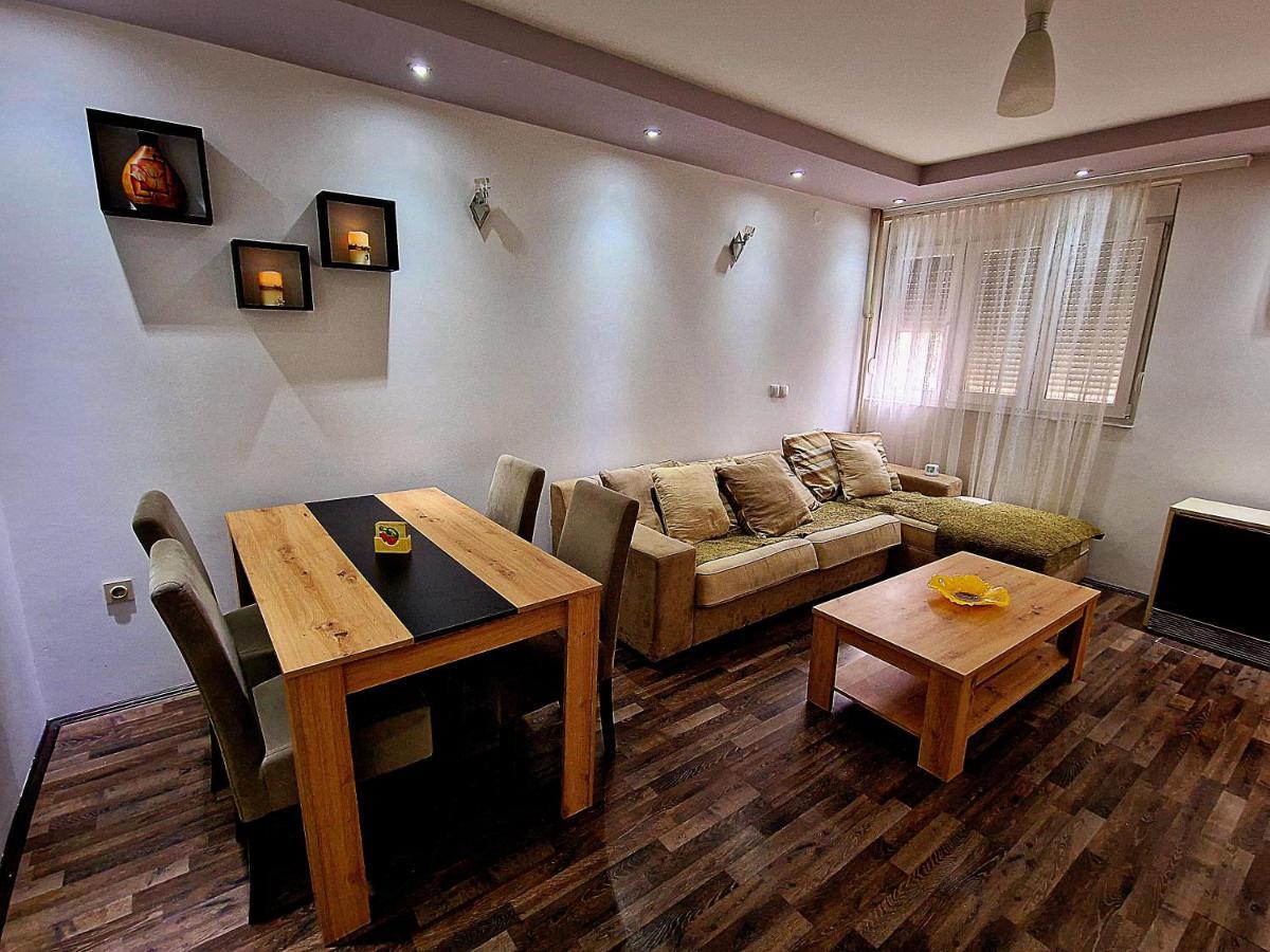 T&A Apartment Paracin Luaran gambar
